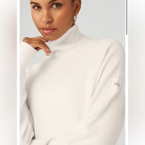 Alo mock turtleneck waffle white pullover small
